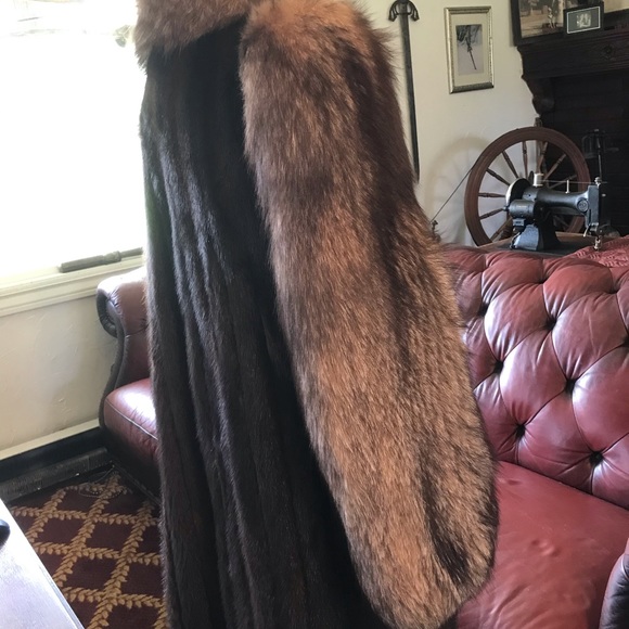 Full length mafia mink coat - Picture 4 of 6